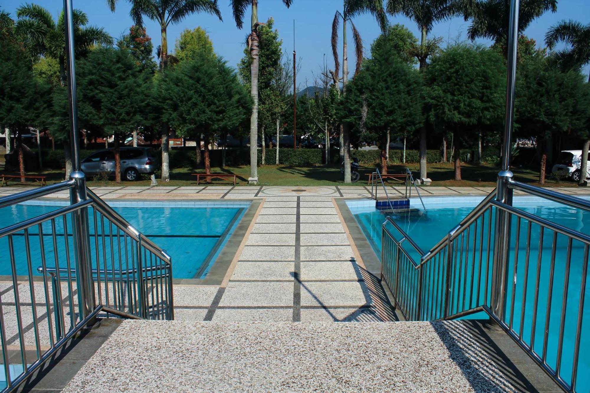 Grand Nirwana Resort Lembang Zewnętrze zdjęcie