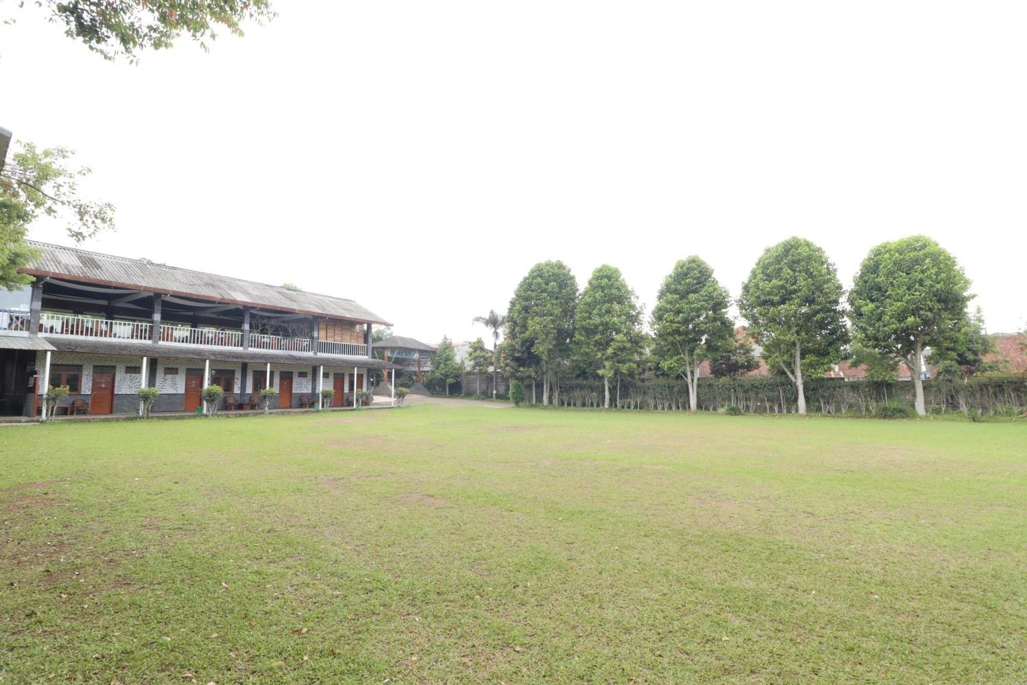 Grand Nirwana Resort Lembang Zewnętrze zdjęcie